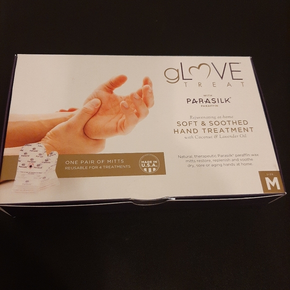New! Glove Treat Soft & Soothed Hand Treatment Wit - Picture 1 of 2